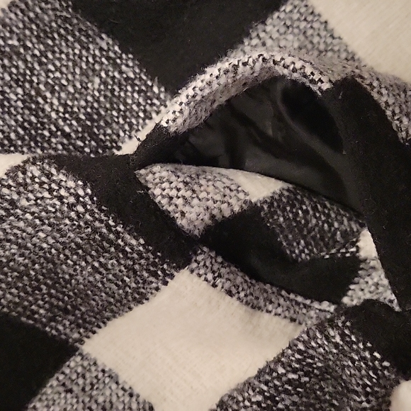 Jolt  Hooded blanket Vest - Picture 4 of 6